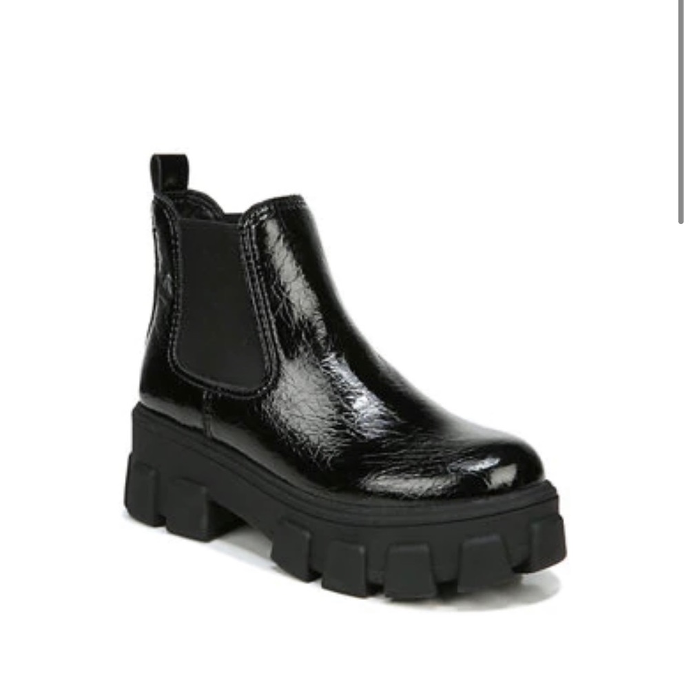 Darielle Lug Sole Chelsea Booties- Black Crackle